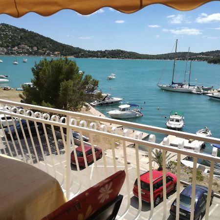 Apartments Nera Tisno Exterior foto