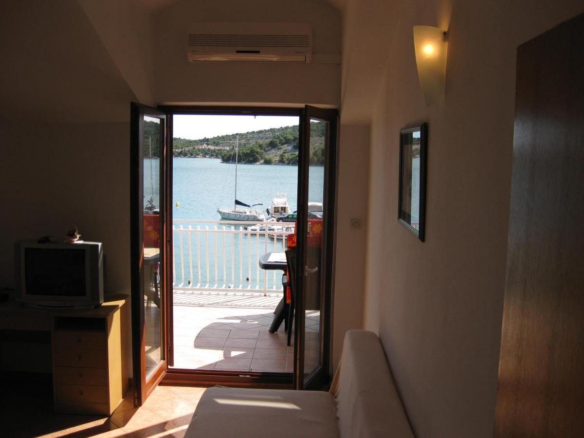 Apartments Nera Tisno Exterior foto