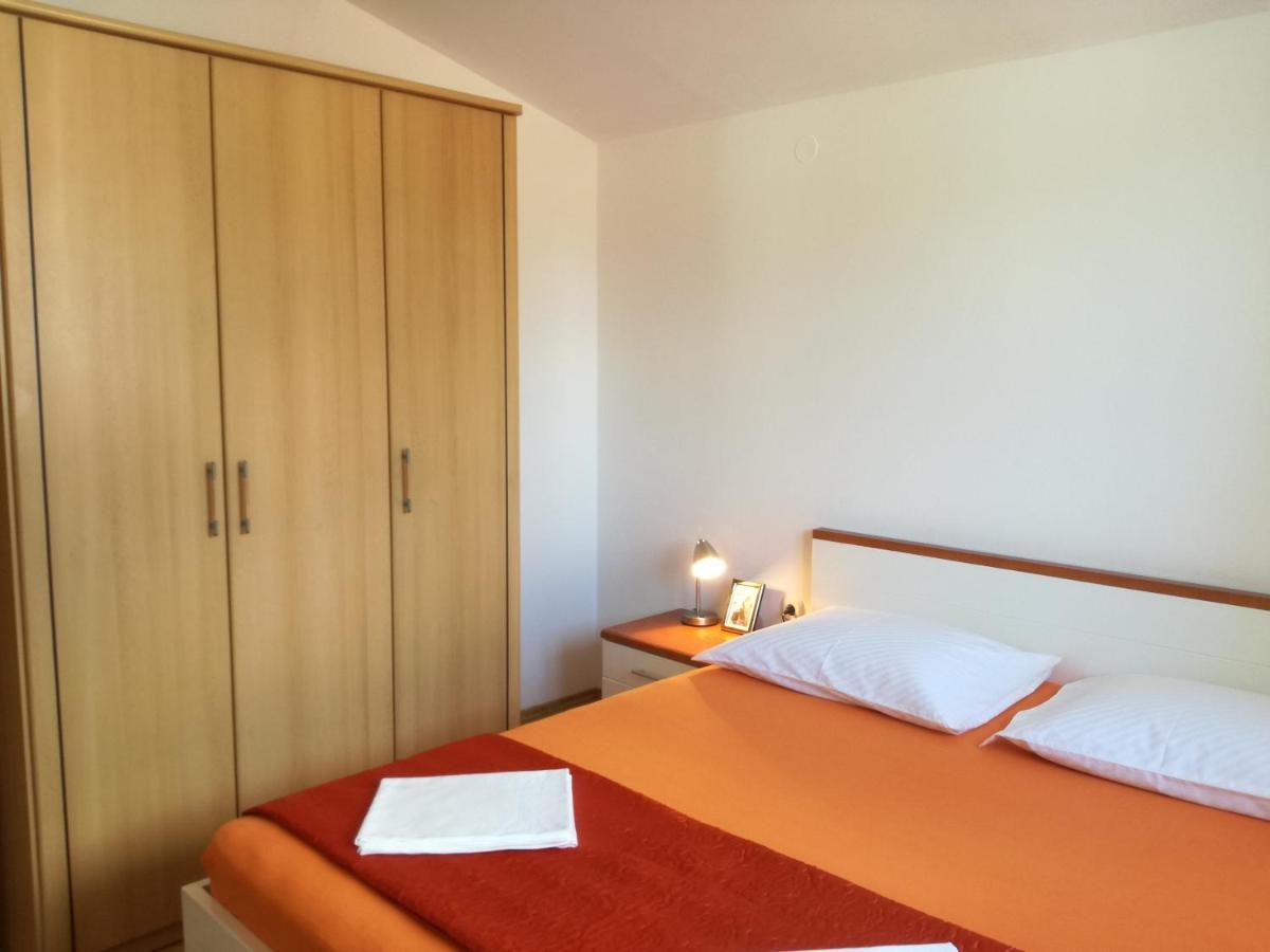 Apartments Nera Tisno Exterior foto