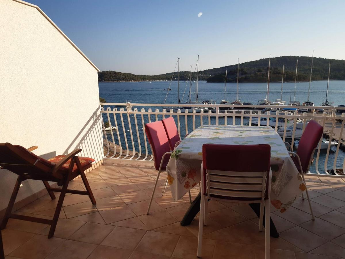 Apartments Nera Tisno Exterior foto