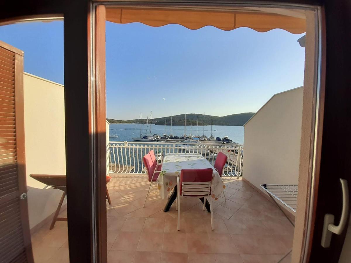 Apartments Nera Tisno Exterior foto