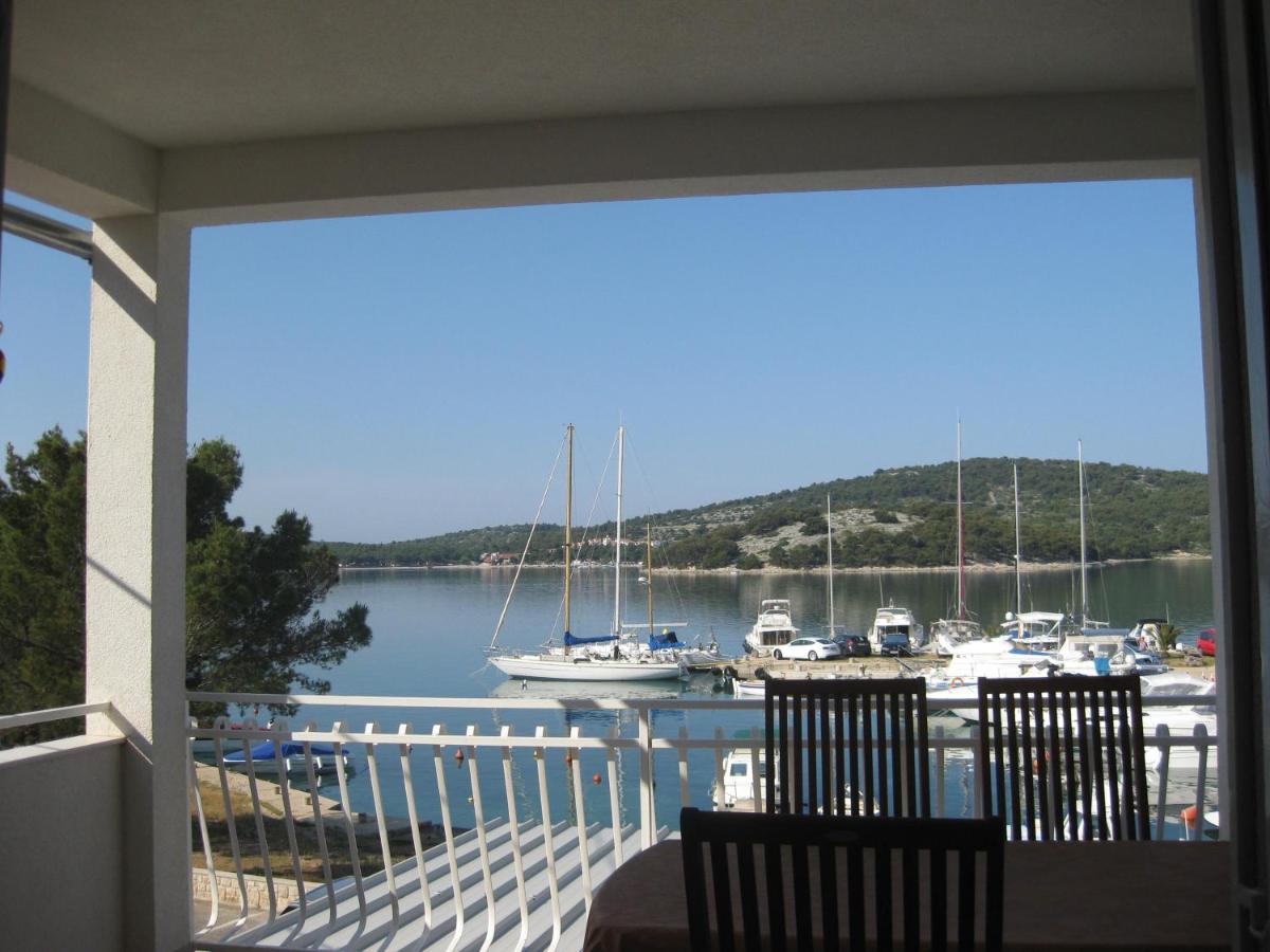 Apartments Nera Tisno Exterior foto